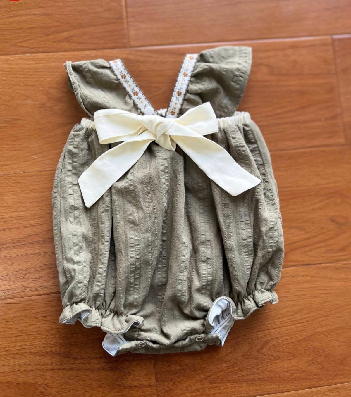 Olive Jacquard Bow Tie Bubble